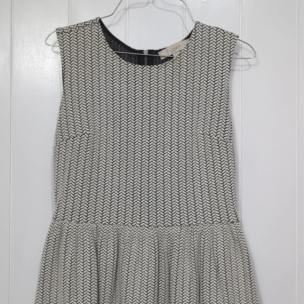 ❤️5/$25   Euc Loft Black And White Dress